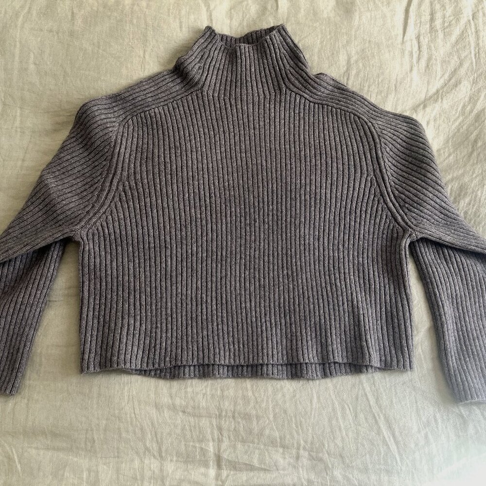 COPY - H&M cropped turtleneck thick knit sweater
